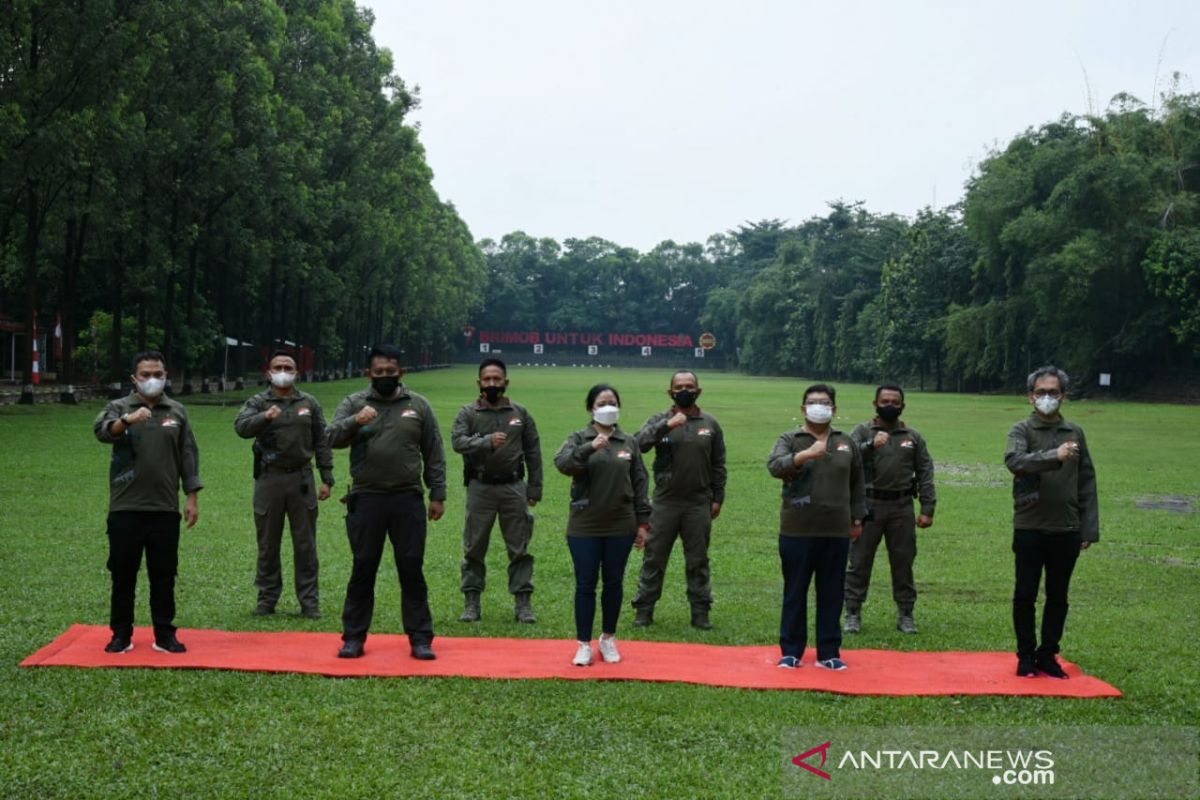 Puan Maharani beri motivasi dan latihan menembak saat ke Mako Brimob