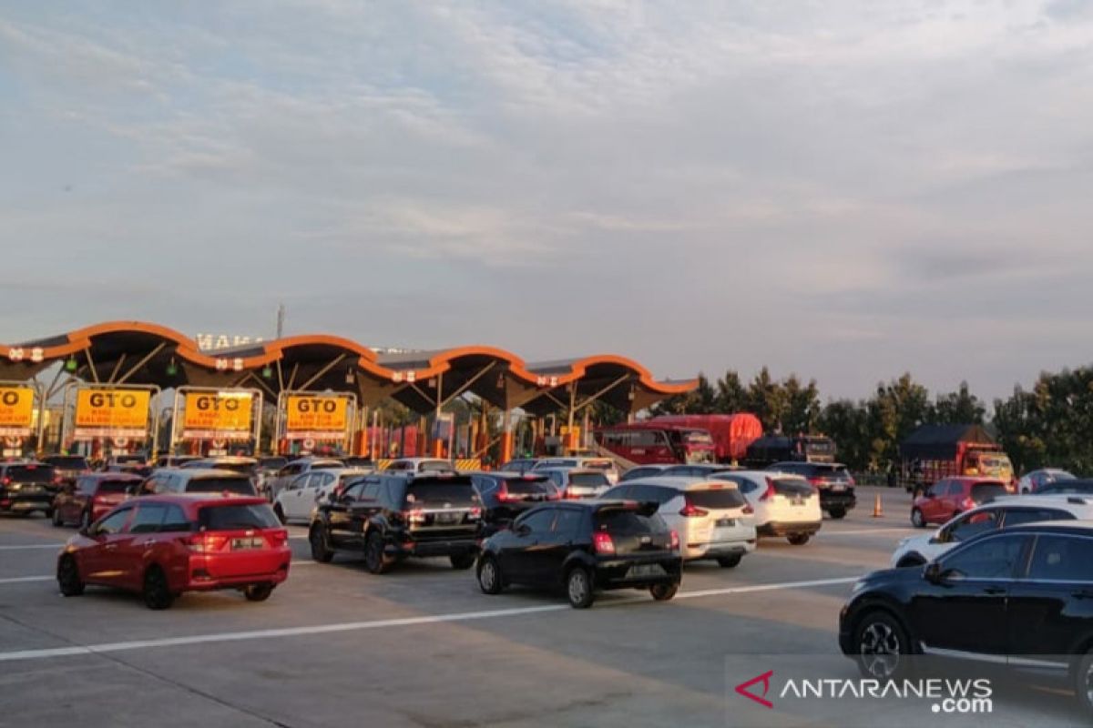 Jalan Tol Cipali terpantau ramai lancar saat libur panjang