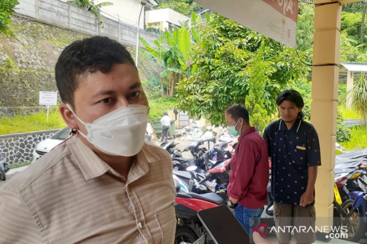 Polisi tembak dua perampok minimarket