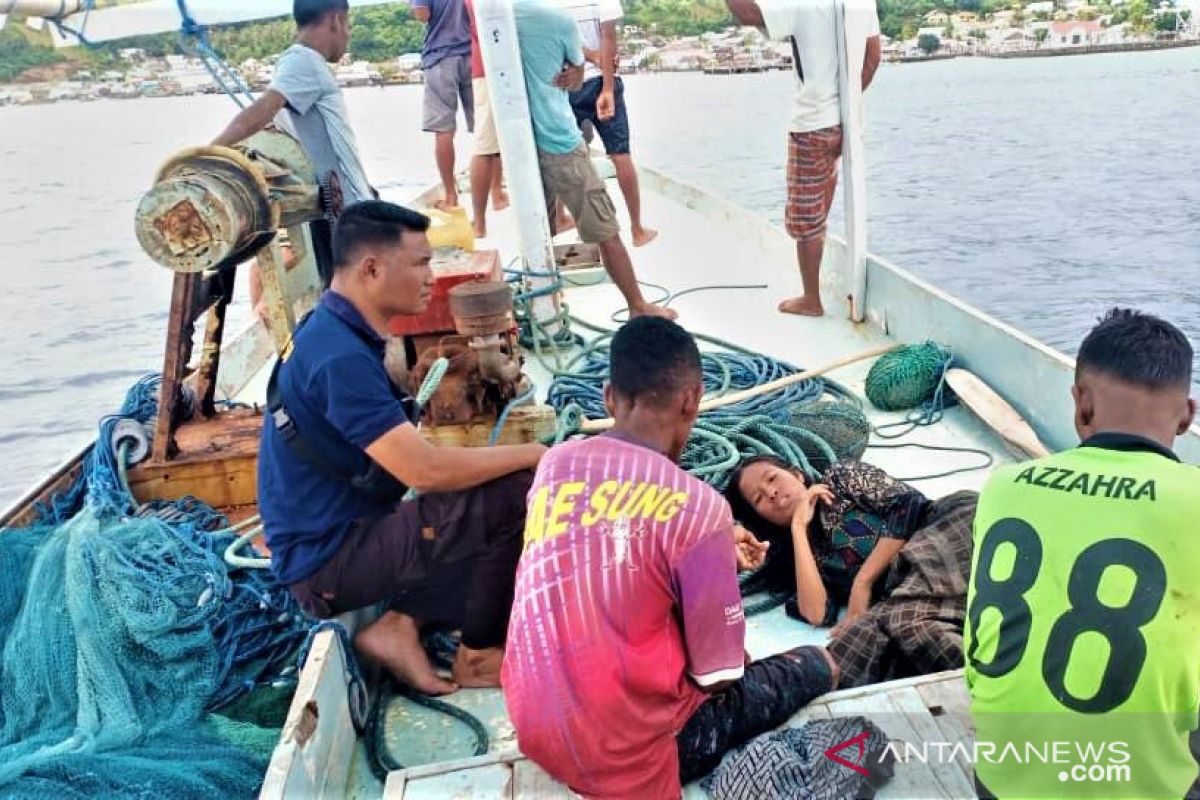 KM Empat Bersaudara tenggelam di Pulau Ende, satu balita tewas