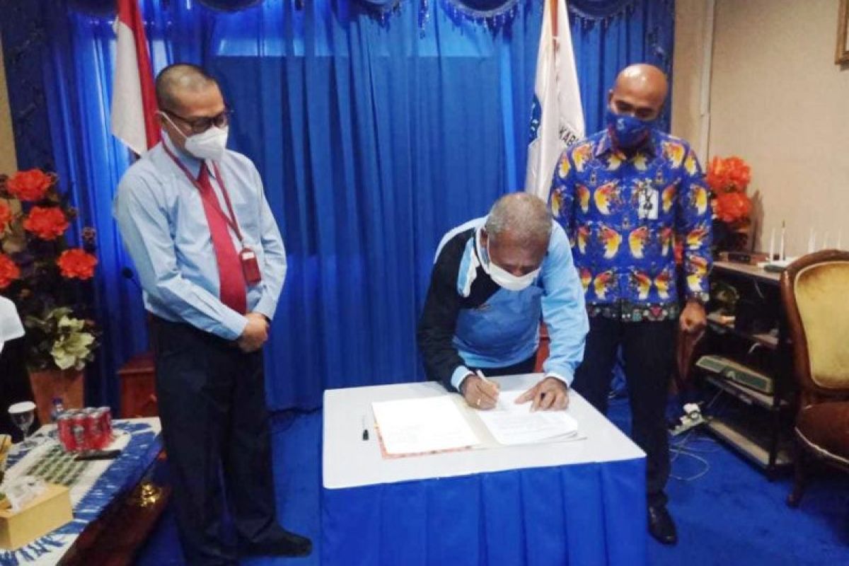 Bupati Jayapura tandatangani SK pembentukan TP2DD