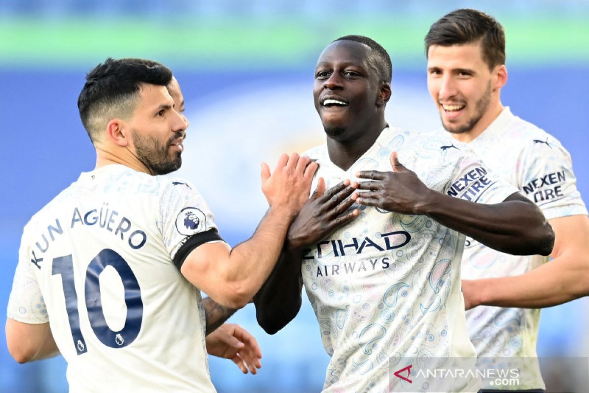 Bek Manchester City didakwa  dengan tujuh kasus pemerkosaan