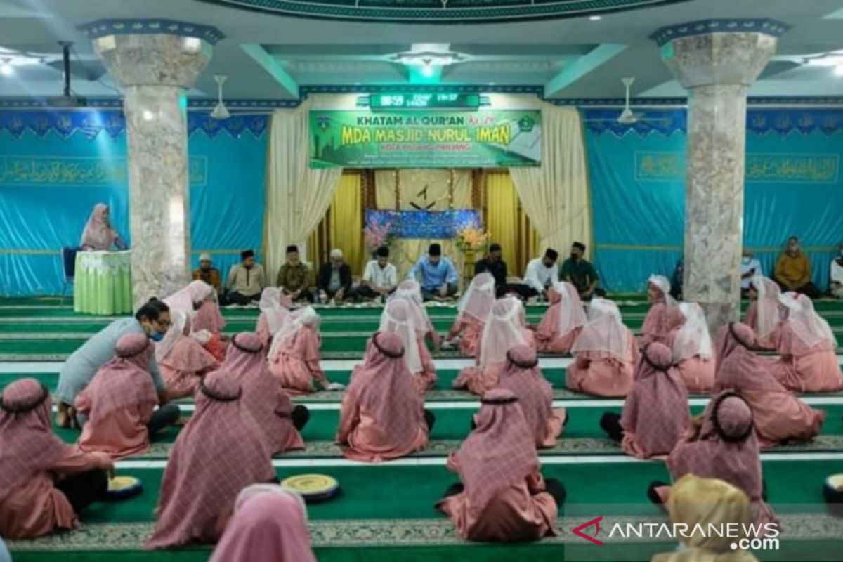 30 santri MDA Masjid Nurul Iman Padang Panjang khatam alquran