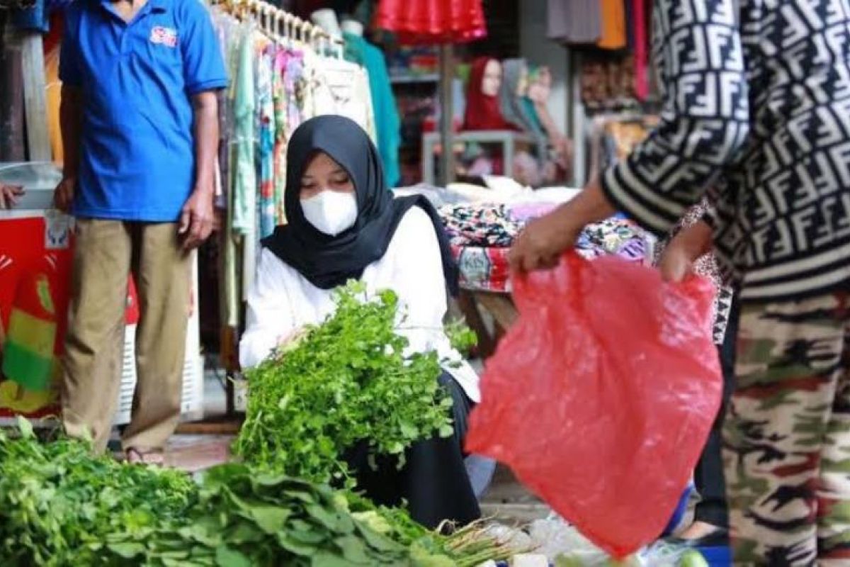 Pulihkan ekonomi lokal, Bupati Ipuk kerahkan ribuan orang 