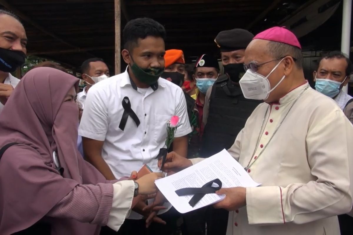 Uskup Agung Gereja Katedral Makassar apresiasi dukungan lintas organisasi