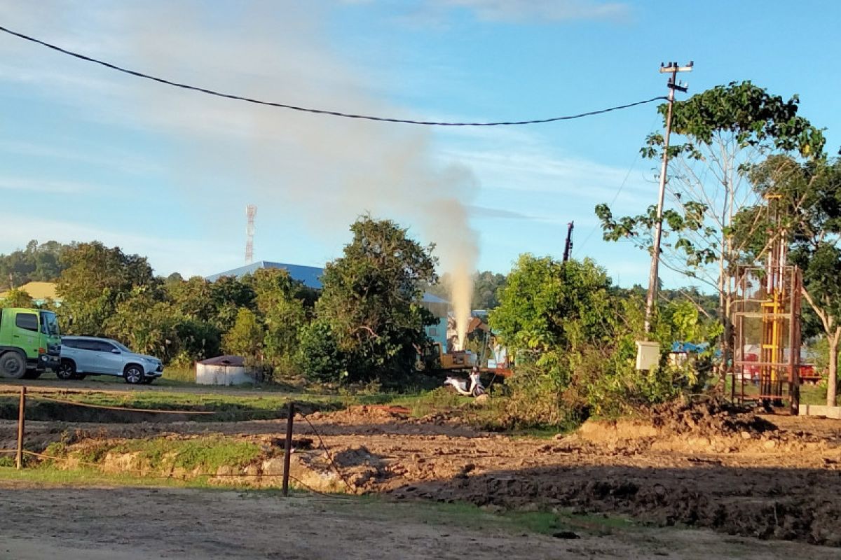 Sumur milik Pertamina di Tarakan mengeluarkan semburan lumpur dan bau