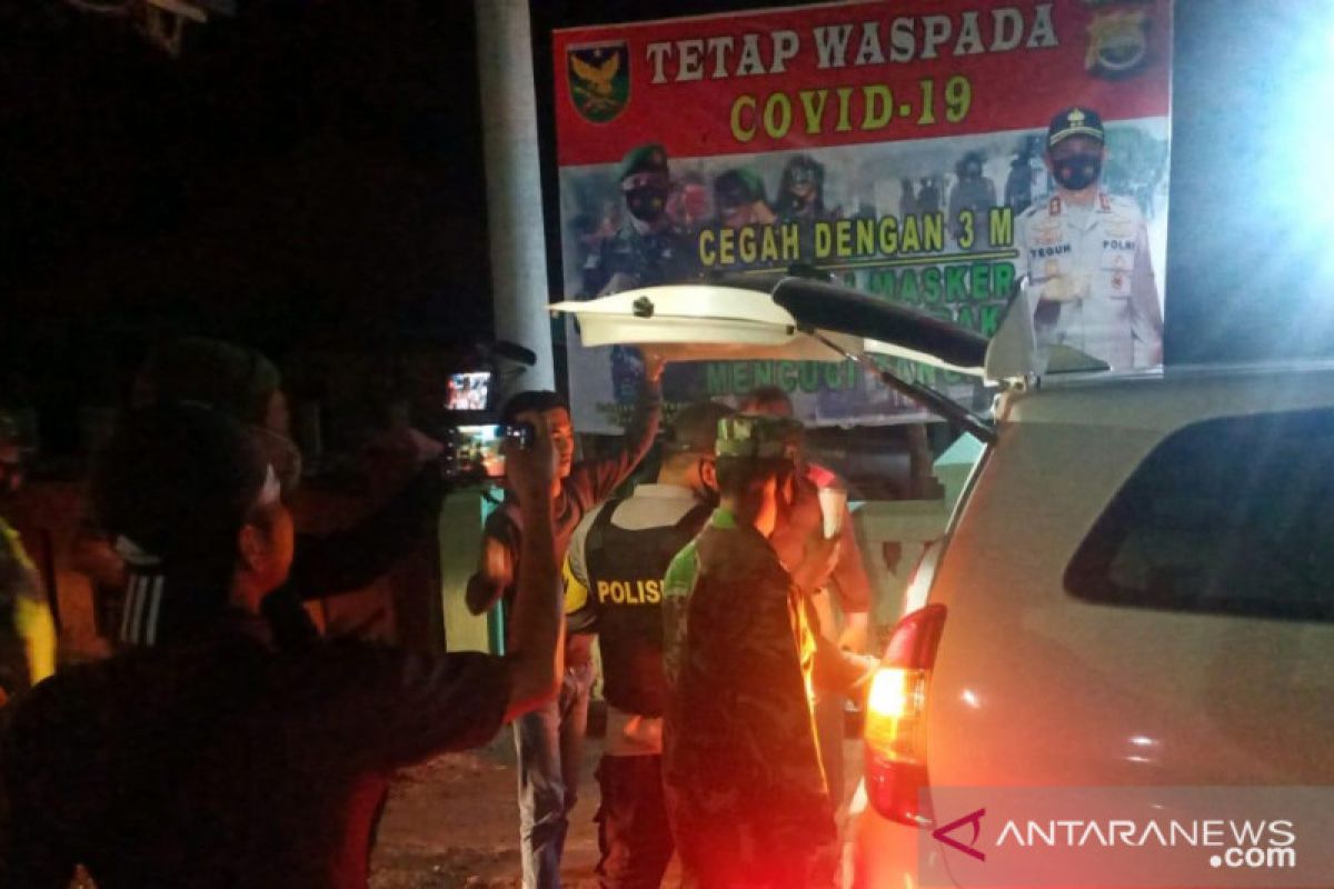 Polisi periksa kendaraan antisipasi kedatangan pelaku teror