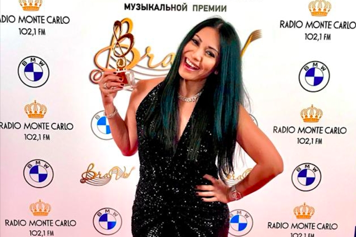 Anggun meraih penghargaan musik di Rusia