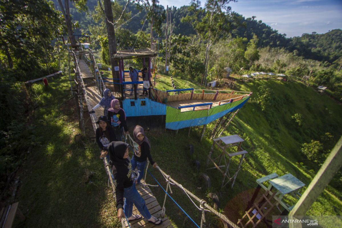 Wisata Kampung Bambu di Kalsel tawarkan keelokan pegunungan meratus