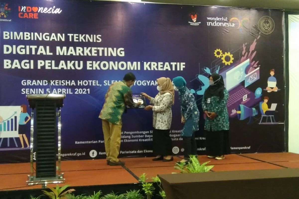 Kemenparekraf menyelenggarakan bimtek "digital marketing" di Sleman