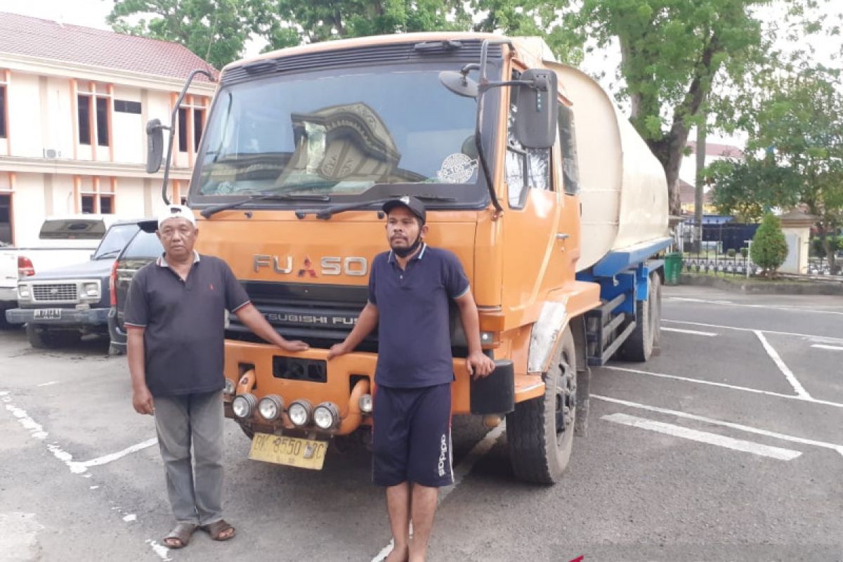 Polda sita 25 ton minyak ilegal di jalur lintas Jambi-Palembang