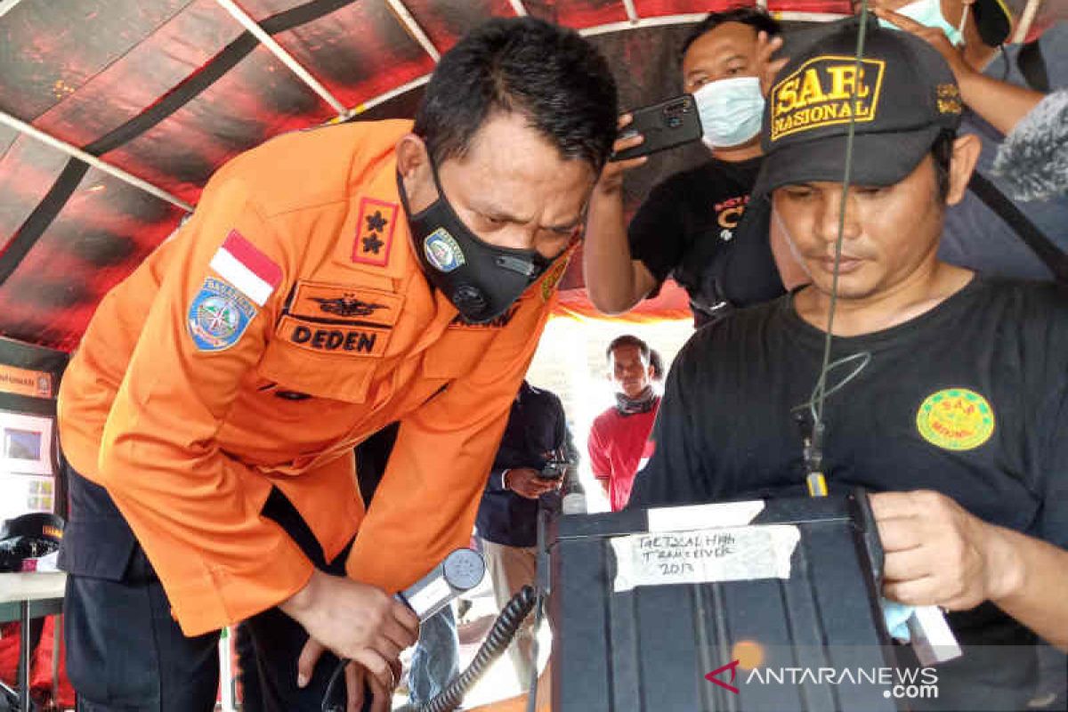 Tim SAR bagi tiga sektor untuk pencarian 15 korban KM Barokah Jaya