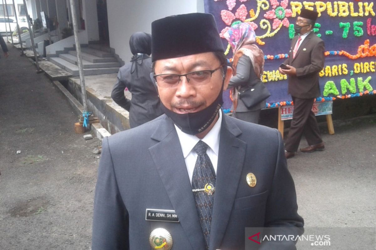 Oknum guru penanam ganja di Rejang Lebong diberhentikan sementara