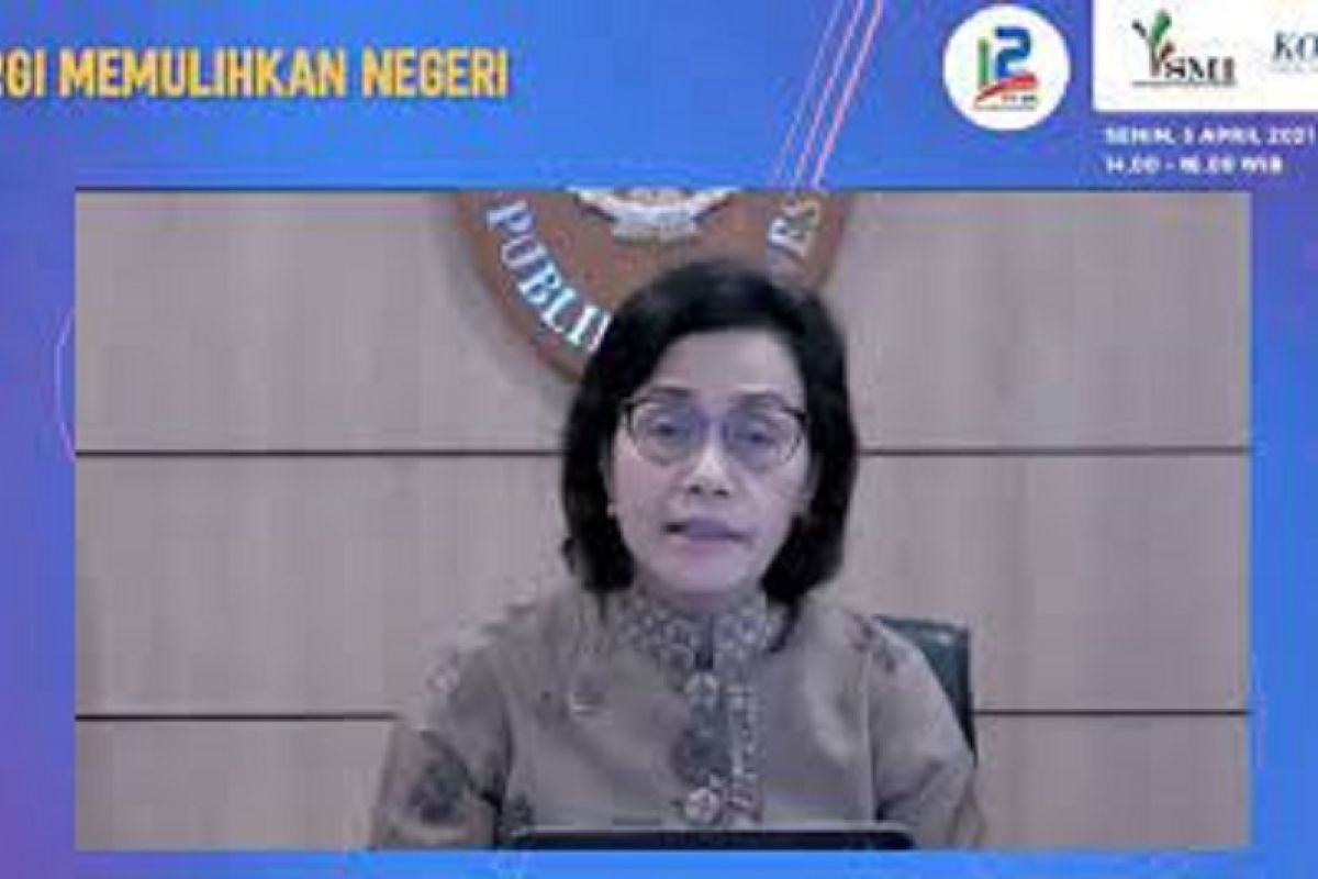 Sri Mulyani ingatkan masyarakat agar  tak terlena meski sudah vaksin COVID-19