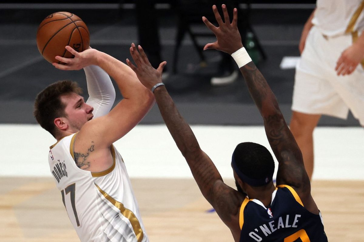 30 poin Luka Doncic mengantar Mavericks tundukkan Jazz 111-103