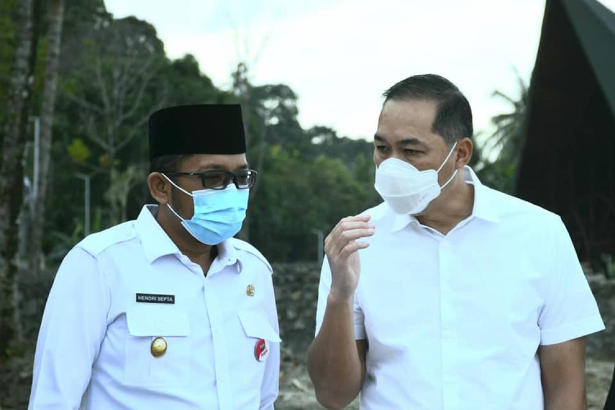 Mendag RI tinjau wahana wisata baru di Pantai Air Manis Padang