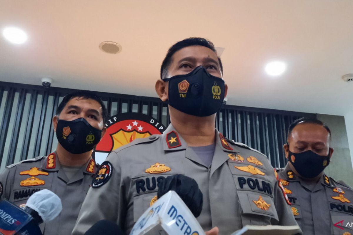 Polri menaikkan status 3 terlapor 'unlawful killing' sebagai tersangka