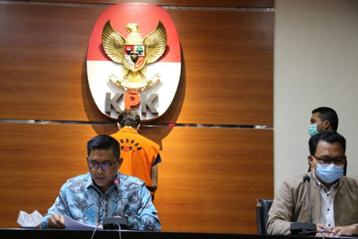 KPK menahan Samin Tan usai diperiksa