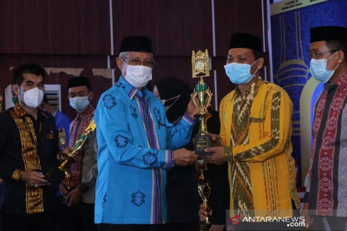 Kafilah Kolaka raih juara umum STQH XXVI Sultra