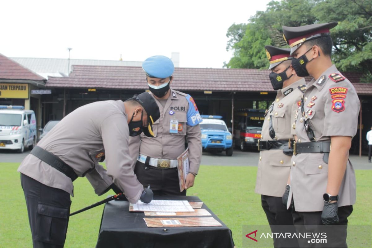 Empat PJU Polres Banjar berganti