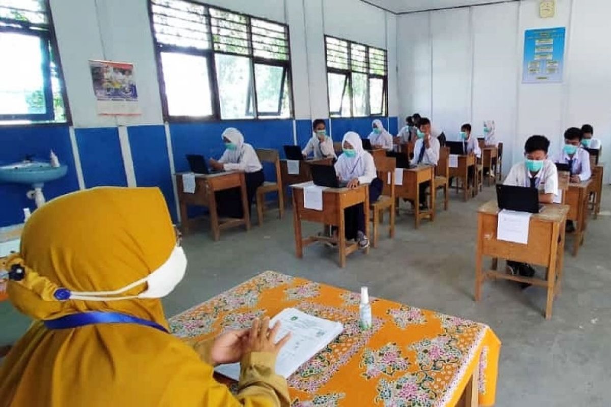 Puluhan SMP di Kapuas melaksanakan ujian secara tatap muka