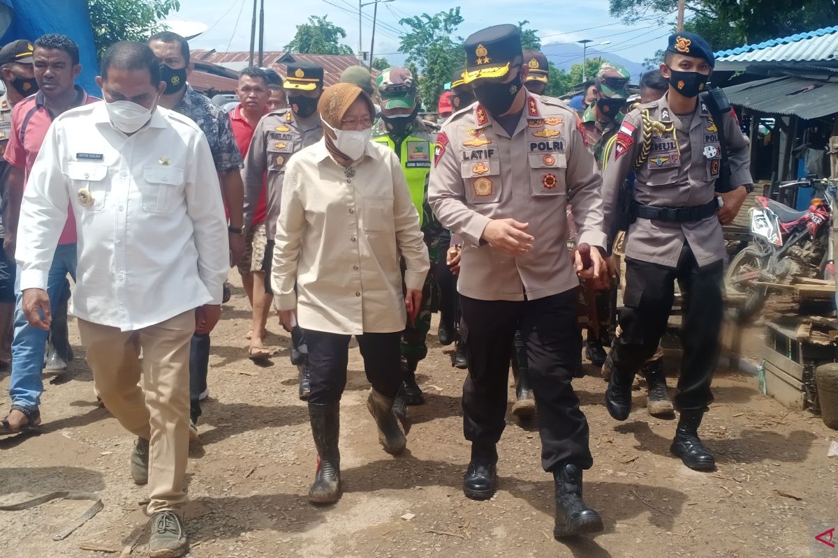 Korban meninggal akibat bencana alam di Adonara capai 50 orang