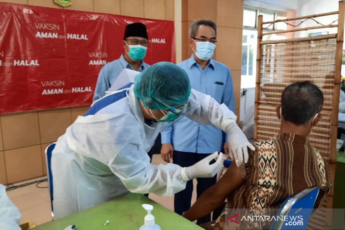 Dinkes Bantul mulai vaksinasi COVID-19 bagi calon jamaah haji lansia