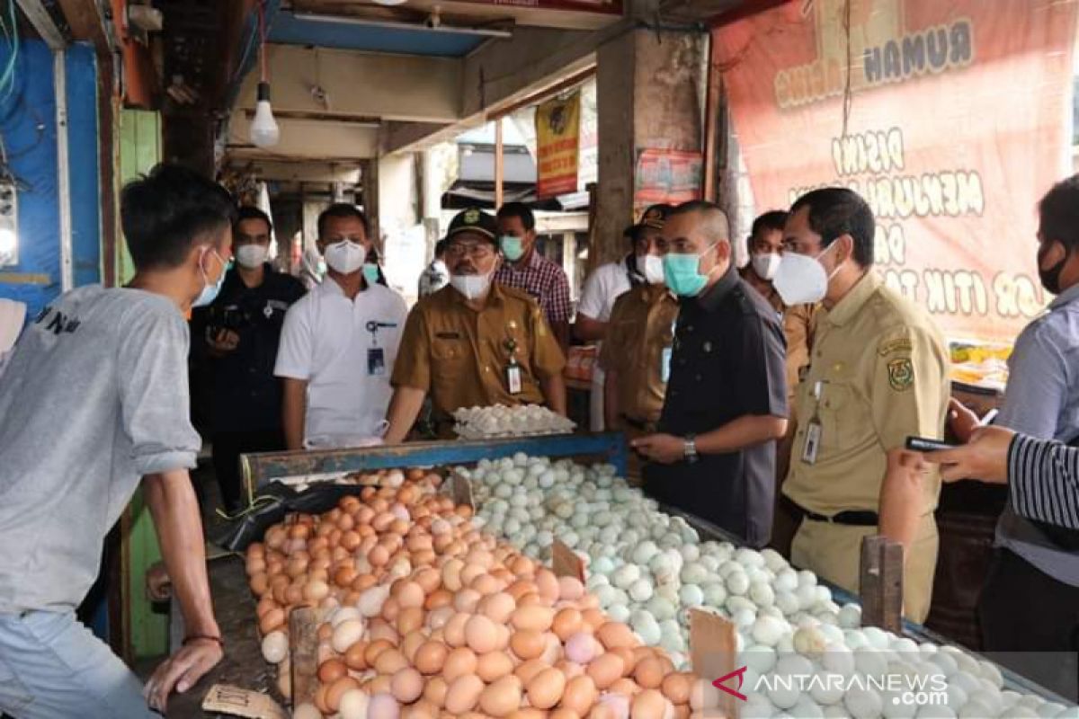 Pj Wali Kota Banjarmasin pastikan ketersediaan bahan pokok jelang Ramadhan