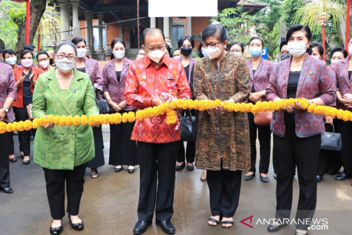 Gubernur apresiasi penyediaan produk khas Bali di pasar murah Galungan