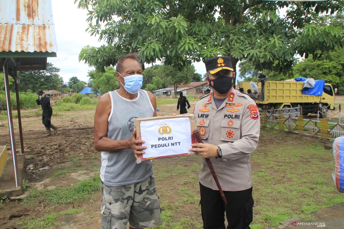 Polda NTT terjunkan 500 personel tangani bencana Adonara