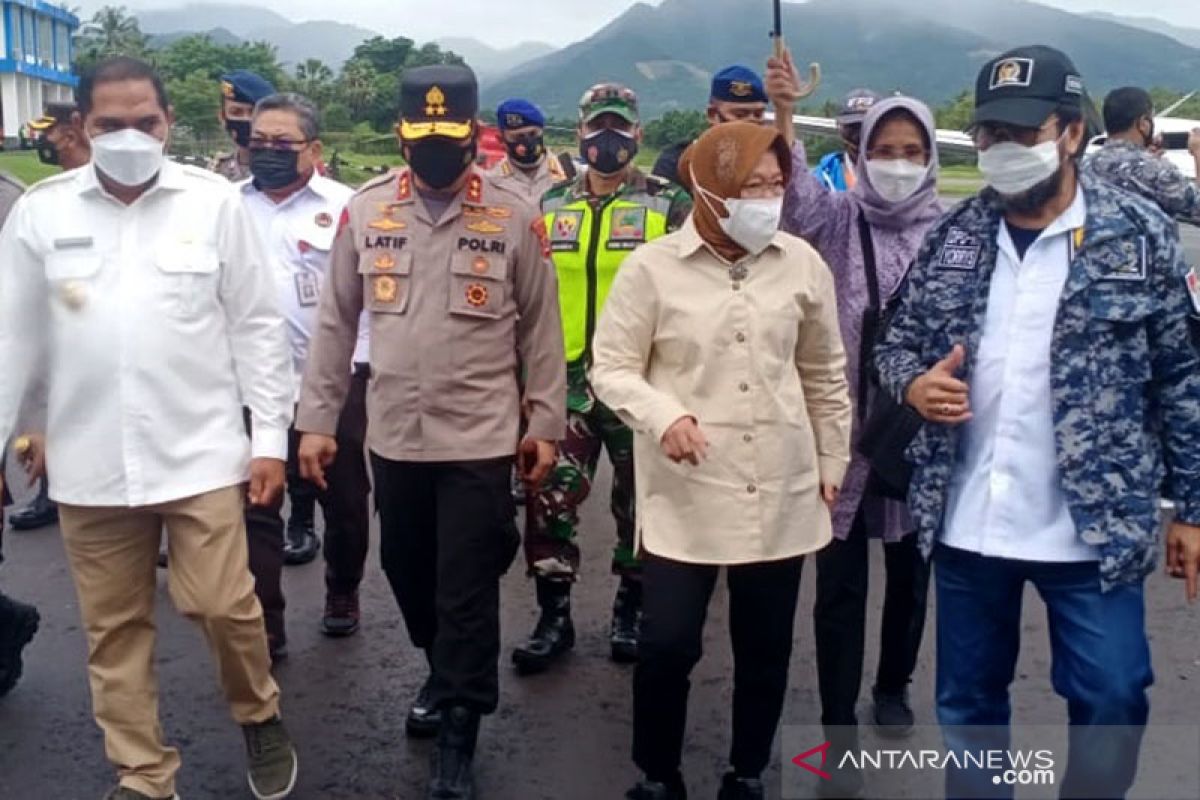 Mensos tiba di Larantuka Flores Timur