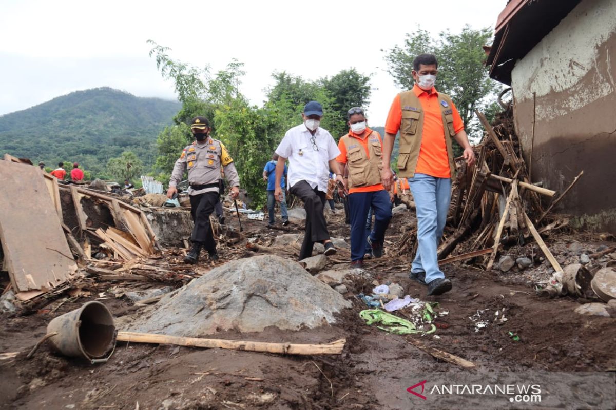 Kepala BNPB Doni Monardo tinjau penanganan darurat korban banjir NTT