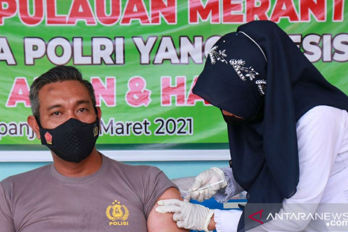 Polisi di Meranti divaksin dosis kedua