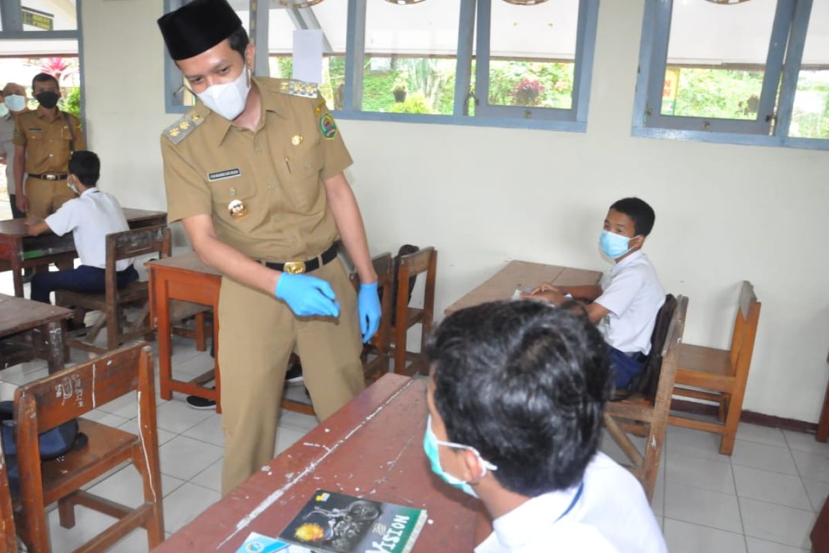 Sebanyak 84 SMP di Trenggalek mulai pembelajaran tatap muka