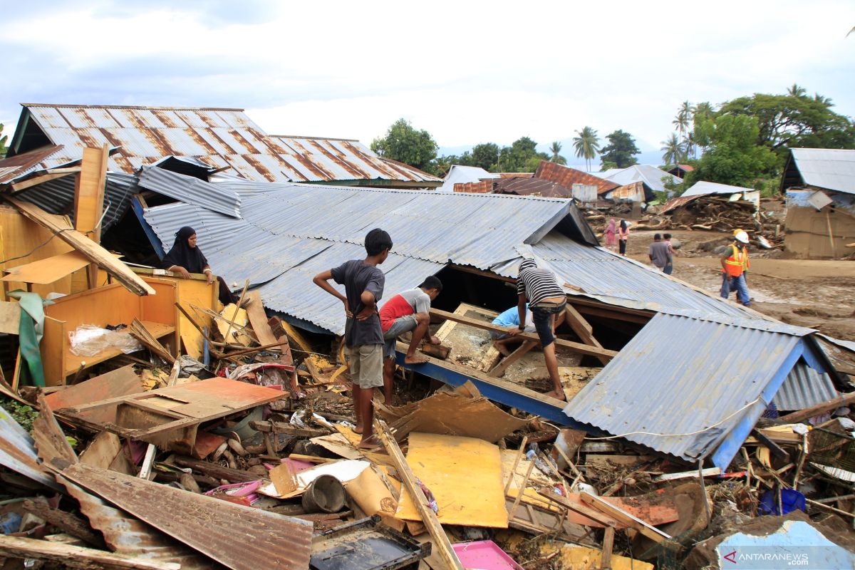 Kemarin, mulai korban banjir di Lembata hingga mengenal siklon Seroja