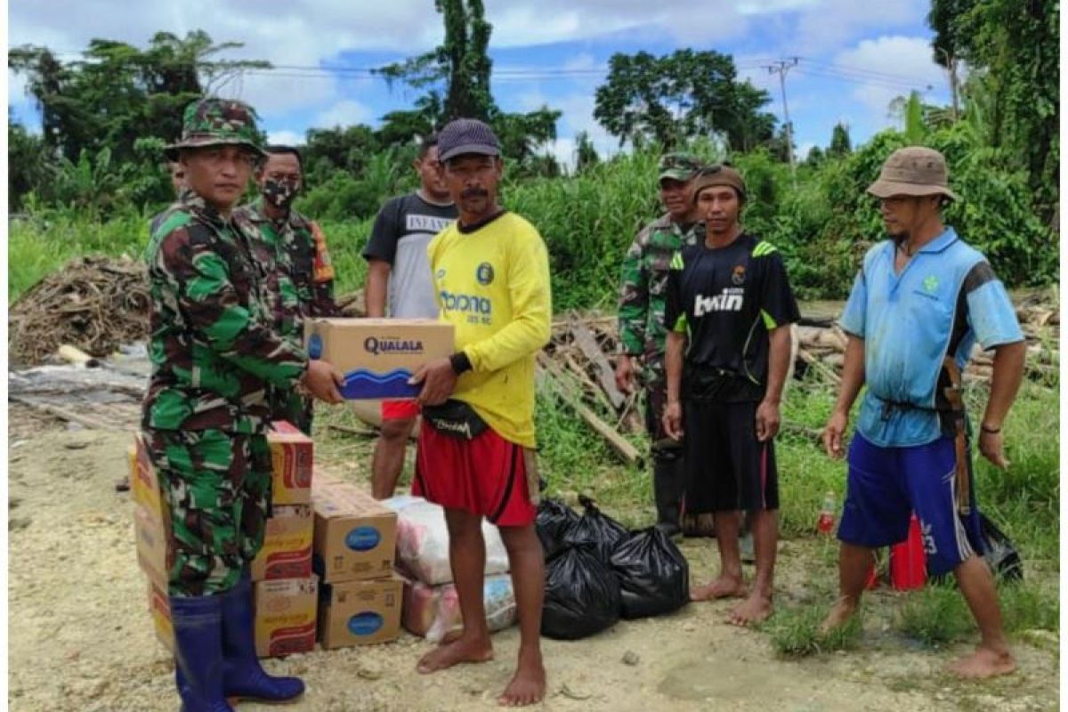 Kodim Jayapura salurkan bantuan bagi warga terdampak banjir Arso