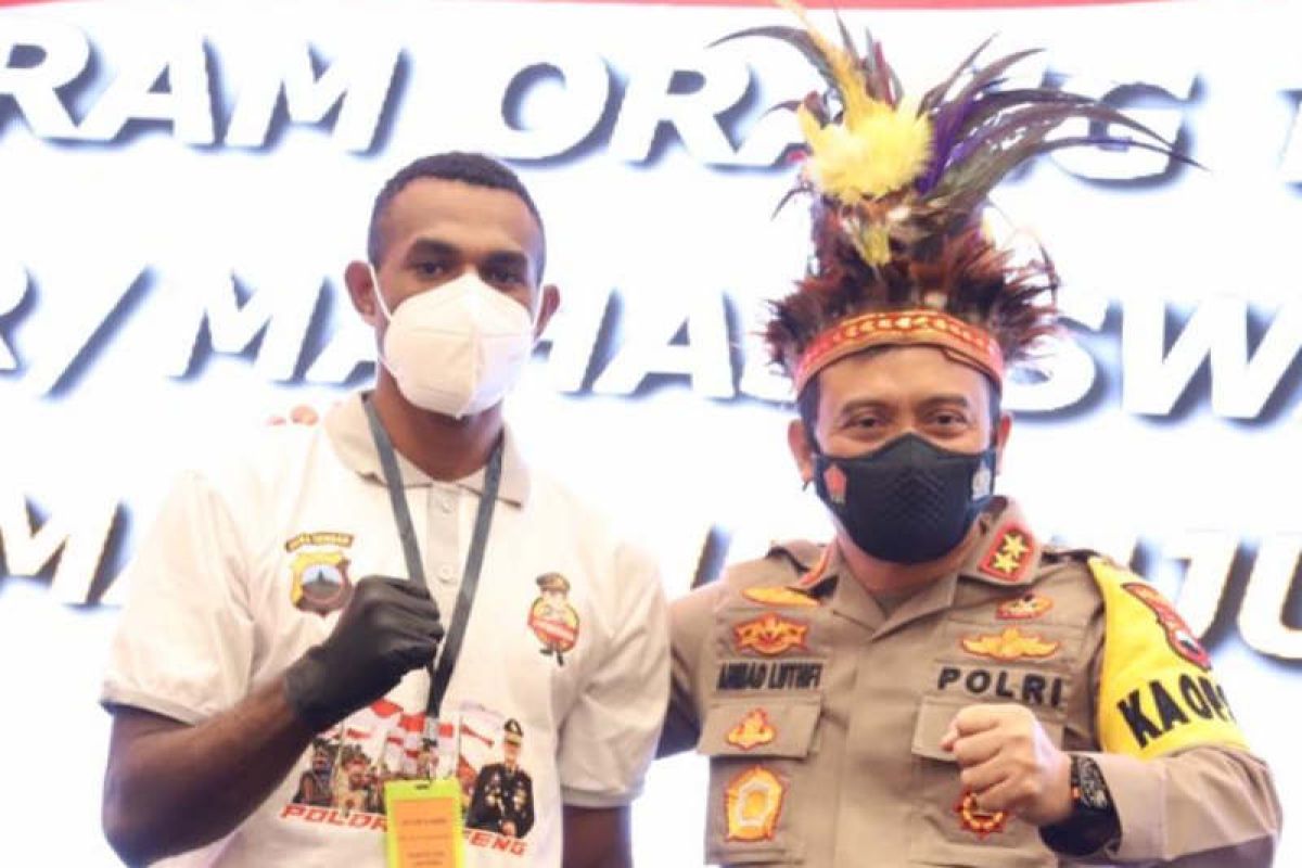 Polda Jateng luncurkan progam orang tua asuh  bagi pelajar Papua