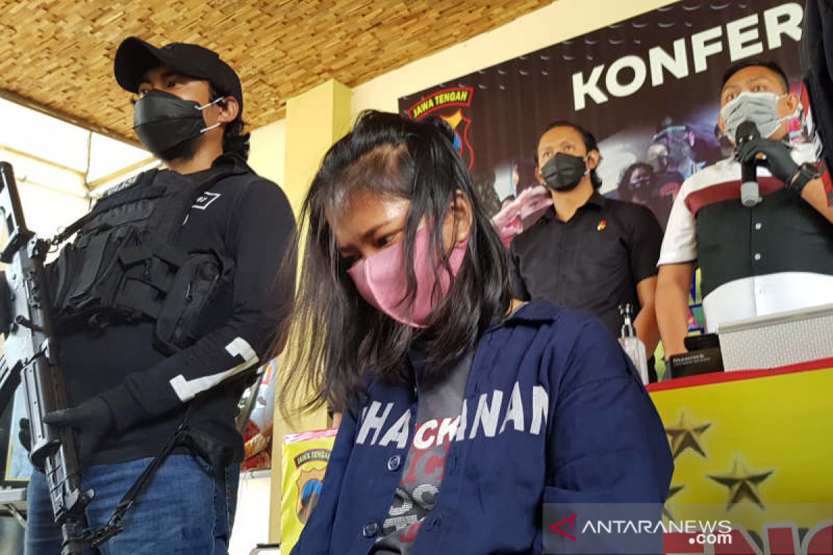 Wanita pencuri dengan modus bius korban pakai obat tetes mata di Semarang ditangkap