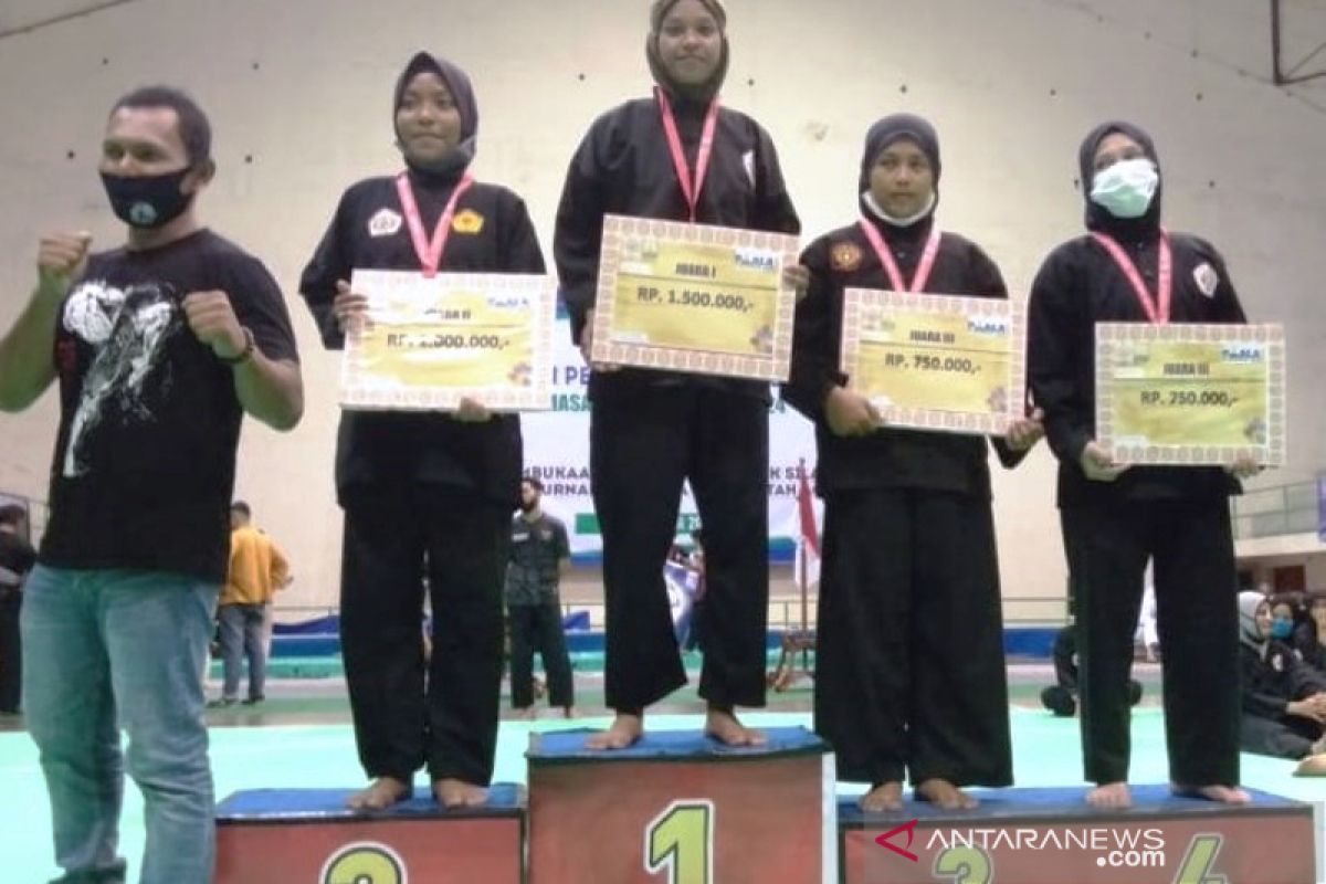 Tanpa bantuan dana Pemkab dan KONI, lima atlet silat Nagan Raya berhasil raih medali