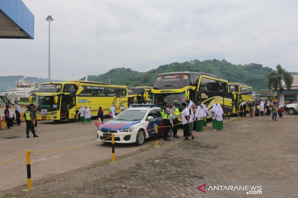 Kedatangan 297 santriwati, Otoritas Pelabuhan Lembar perketat prokes