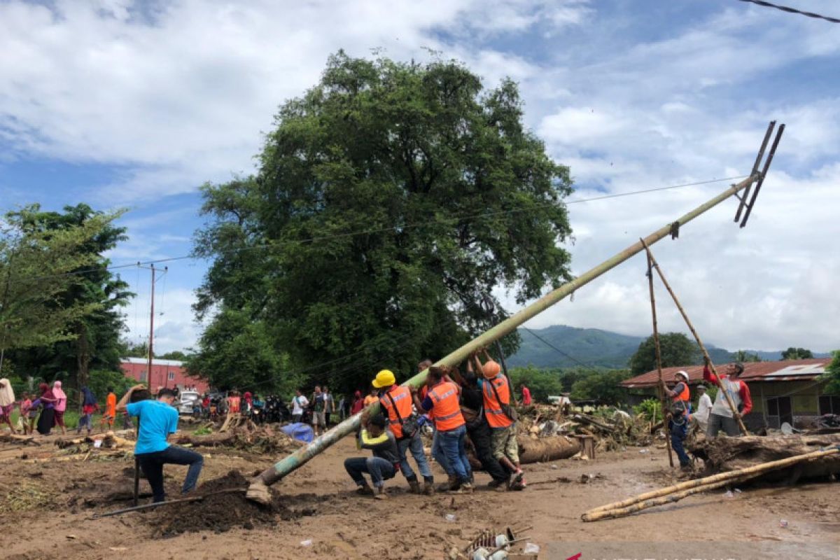 75 persen gardu masih padam, pemulihan listrik di NTT terkendala akses