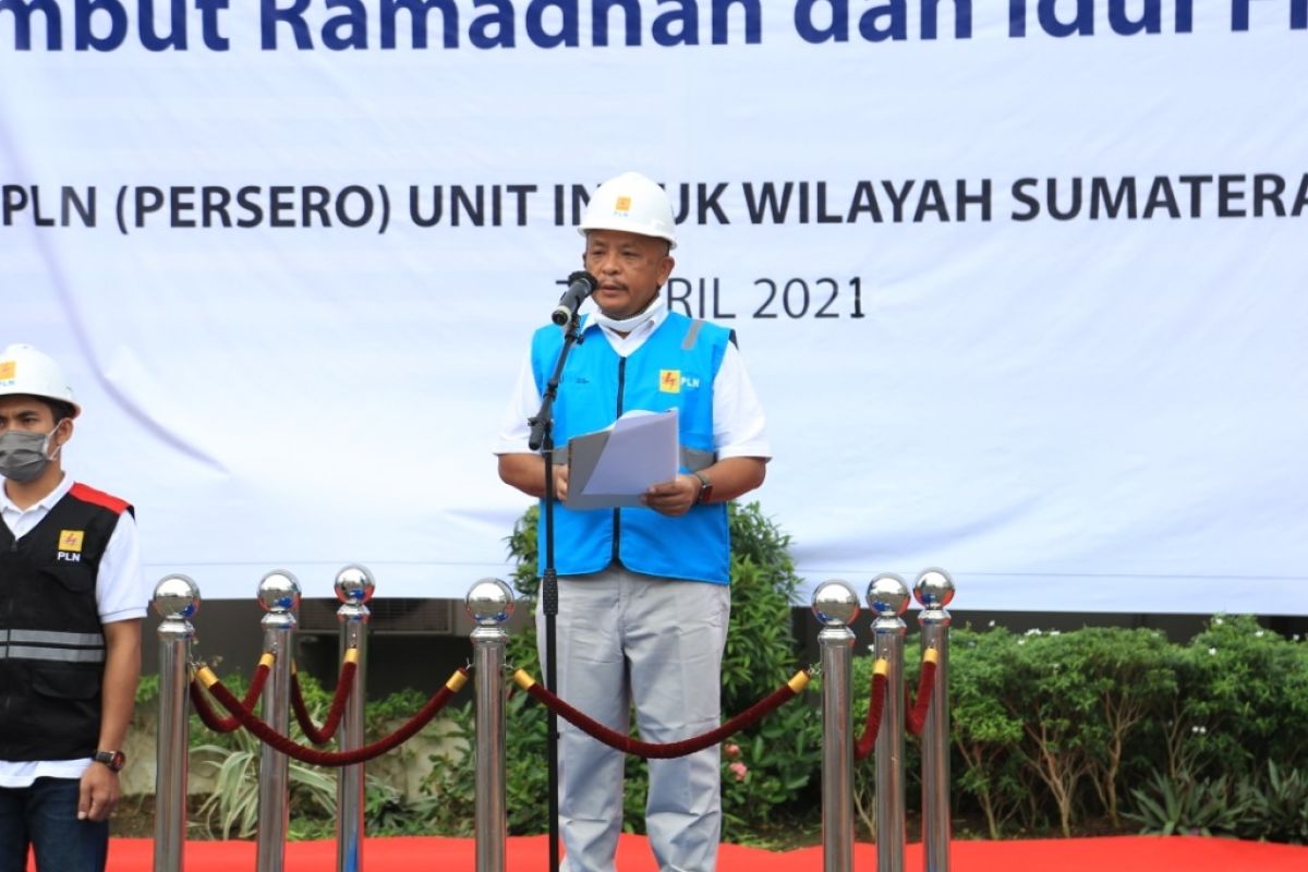 PLN Sumut serahkan bantuan alat pengering ikan di Belawan