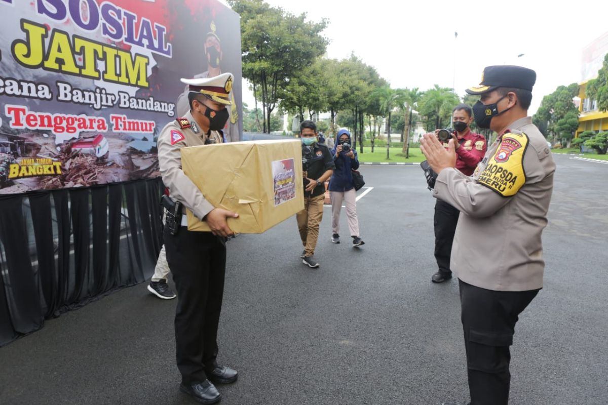 Polda Jatim kirim bantuan untuk korban bencana alam di NTT