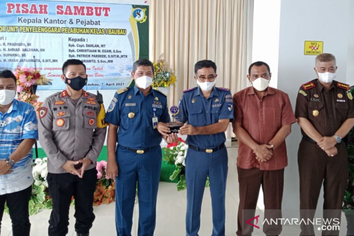 Waki Wali Kota sebut Pelabuhan adalah halaman depan Baubau