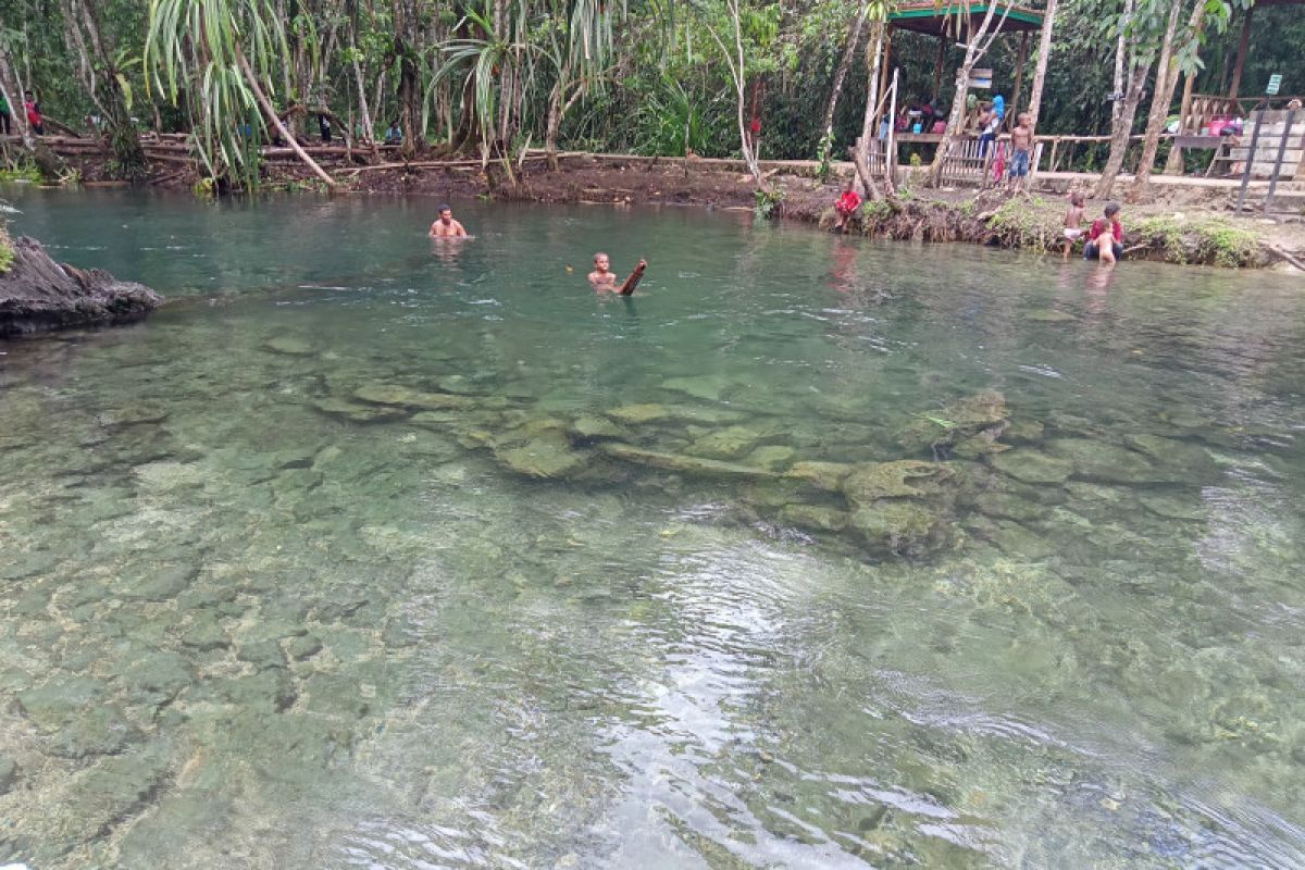 Destinasi wisata Kali Sasnek kabupaten Sorong Selatan mulai ramai pengunjung