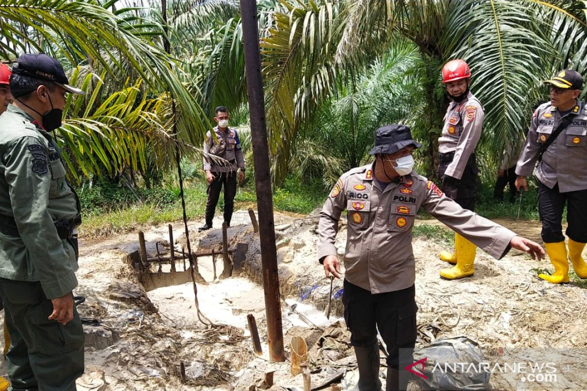 Tim gabungan tutup  sumur minyak ilegal di Bajubang Batanghari