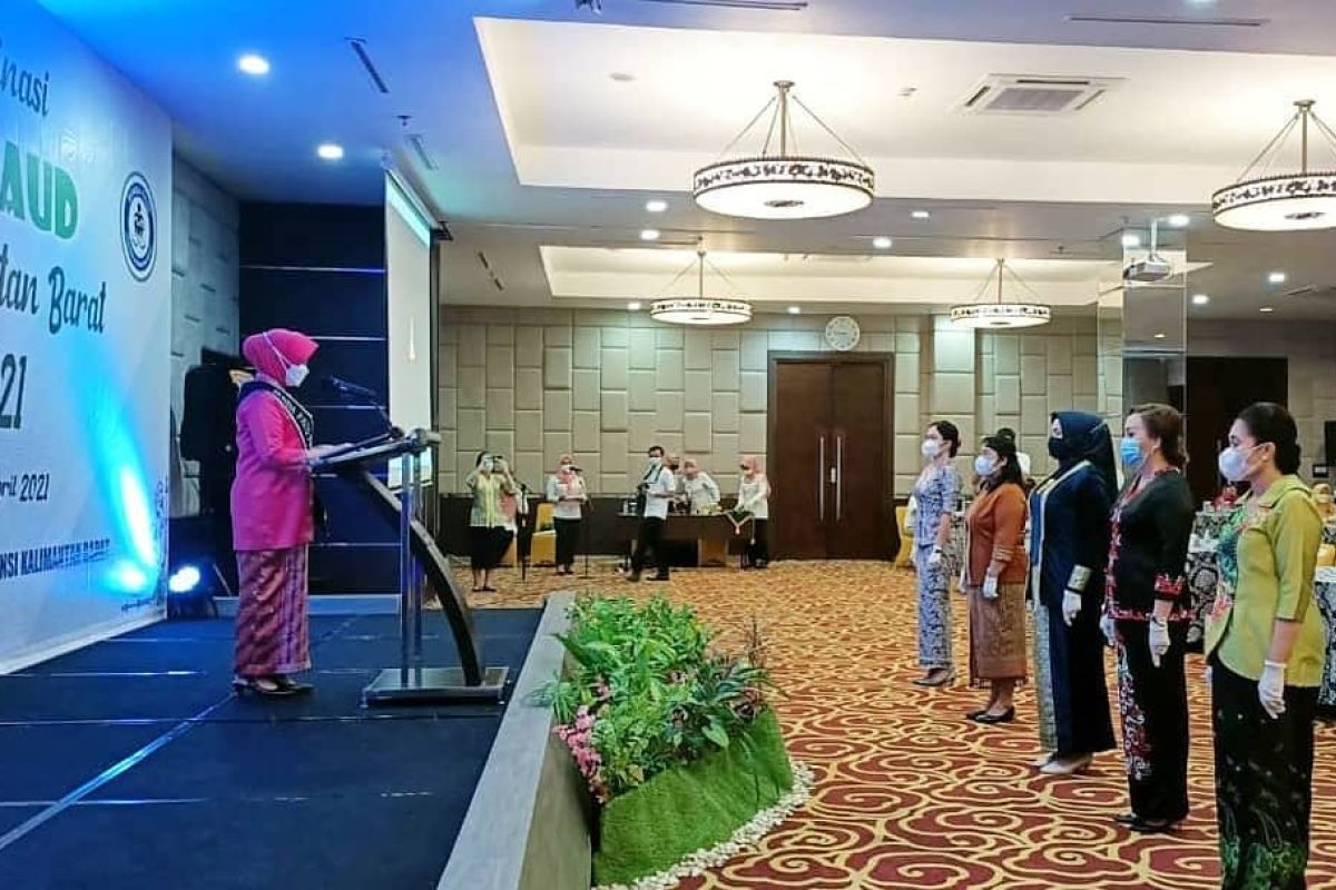 Ketua Komisi I DPRD Kalbar resmi menjabat Bunda PAUD Kapuas Hulu