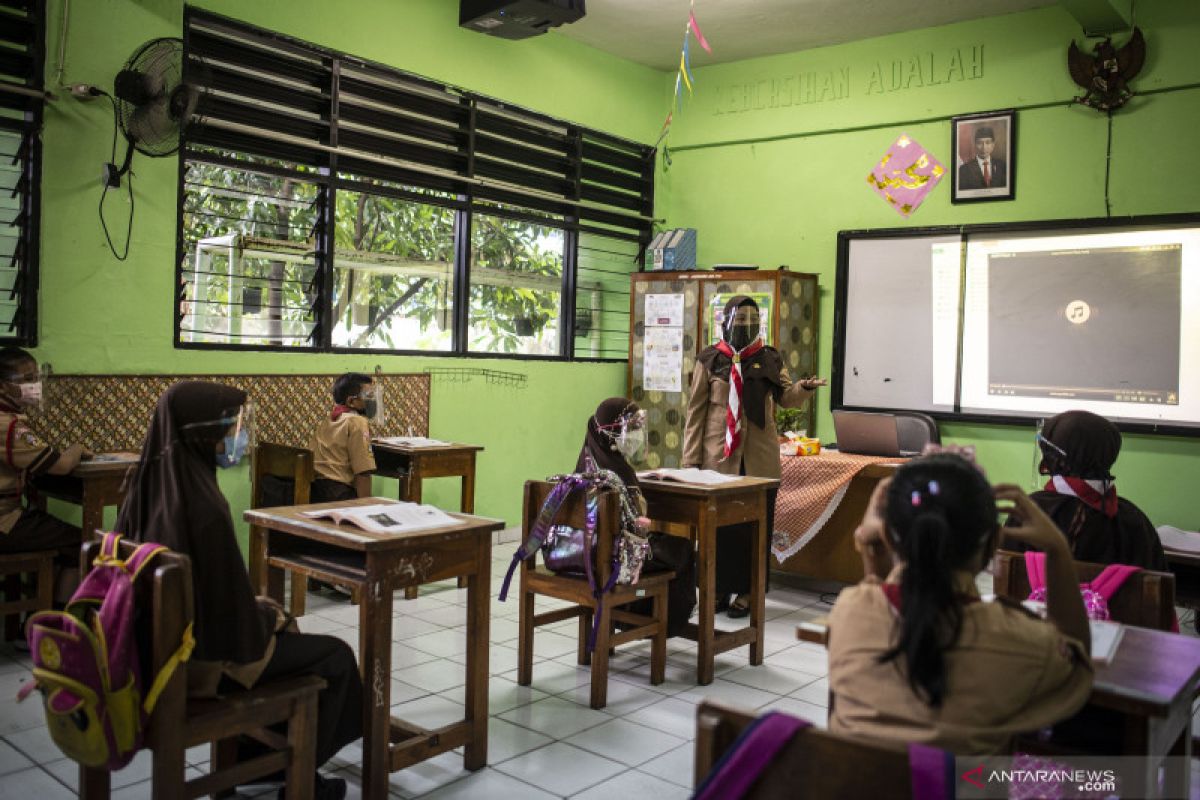 Jakarta sepekan, sekolah tatap muka hingga izin shalat tarawih