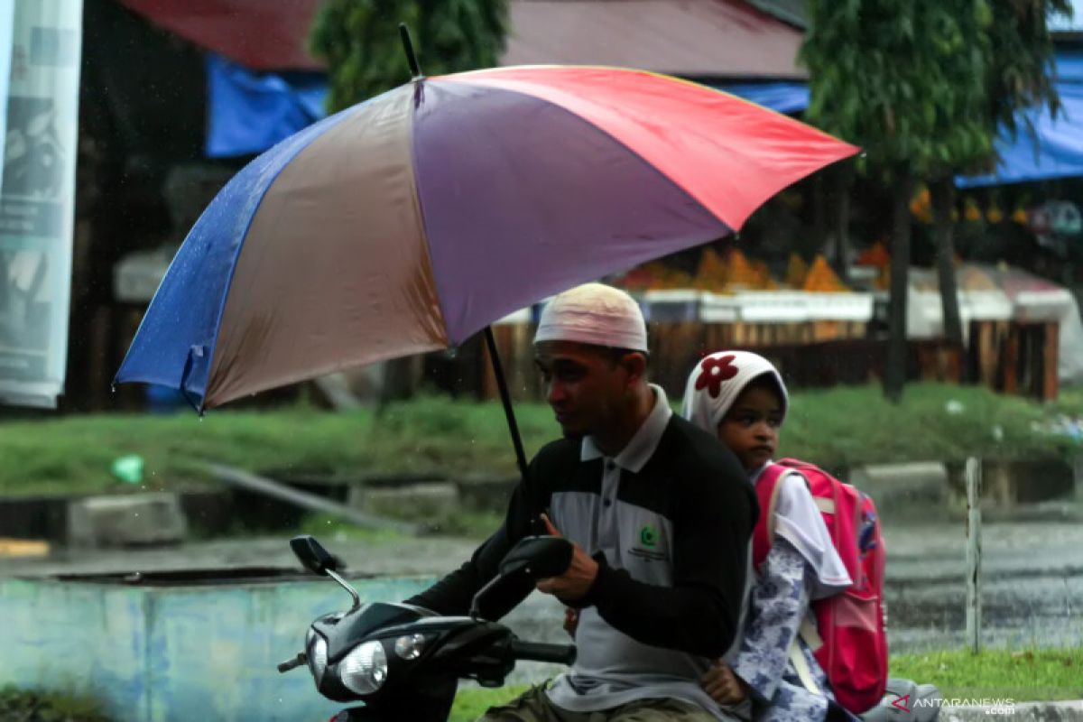 BMKG: Palembang dan sebagian kota di Indonesia diprakirakan hujan mulai siang