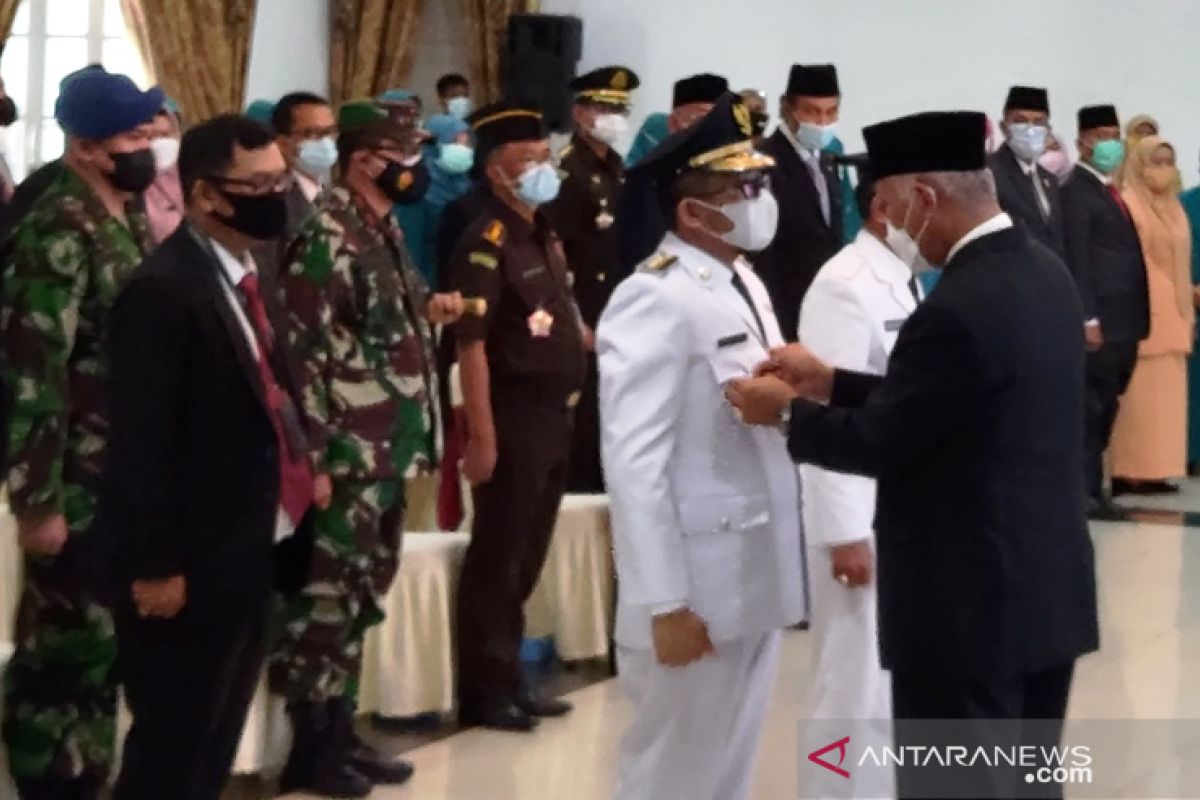 Hendri Septa resmi jabat Wali Kota Padang sisa masa jabatan 2019-2024
